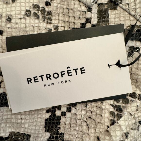 Retrofête Neutral Snake Skin Aven Leather Short Medium NWT - Picture 8 of 16